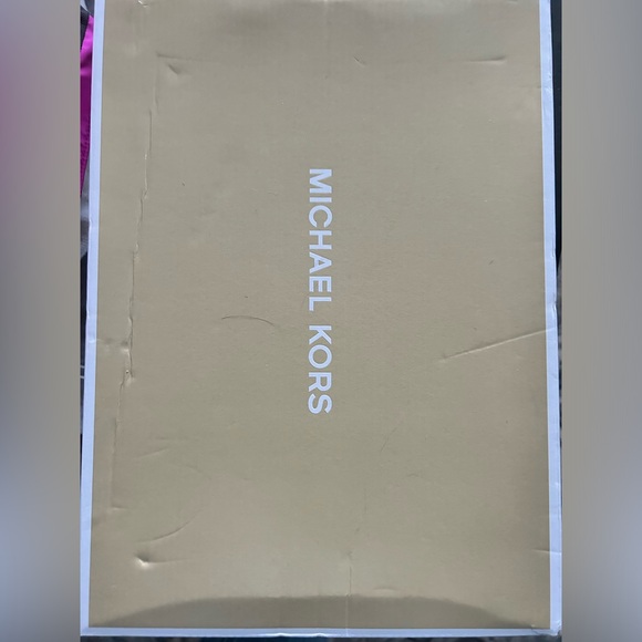 BNIB Michael KORS Poppy Logo Charm Sneakers // Size 8.5 - Picture 6 of 6